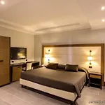 The فندق 3*