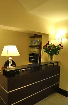 Hotel The 3*
